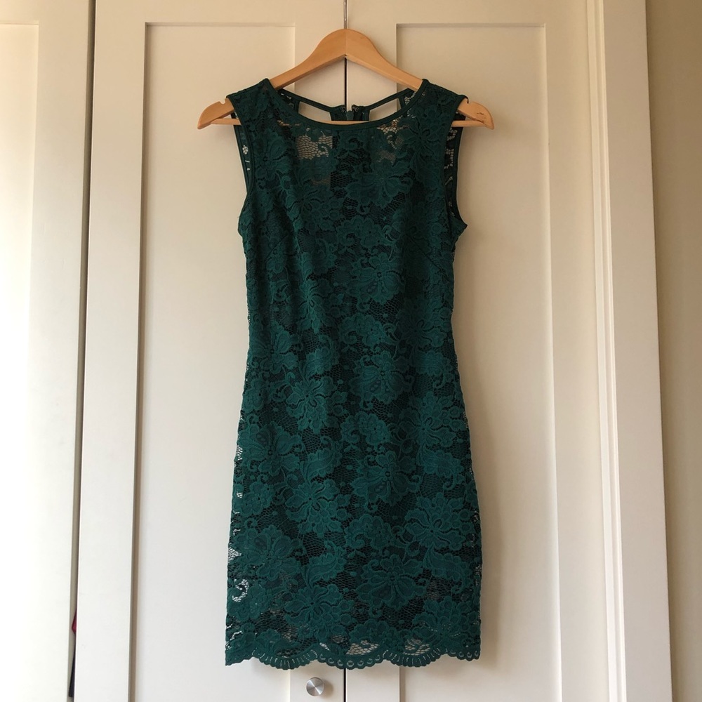 Bebe Emerald Green Lace Dress (romper) 👗